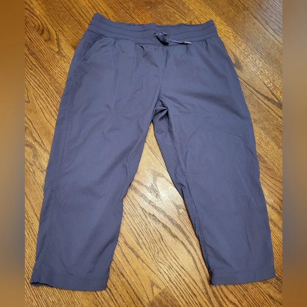 Lululemon Dance Studio Crop II Size 10 Blue Greyvy - Picture 4 of 8